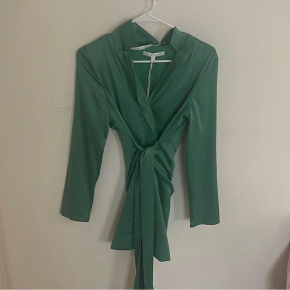 green silk wrap dress perfect for homecoming - Picture 2 of 3